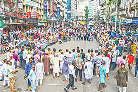 ইসলামী ব্যাংকে দিনভর উত্তেজনা, বিক্ষোভ ছত্রভঙ্গ করল পুলিশ